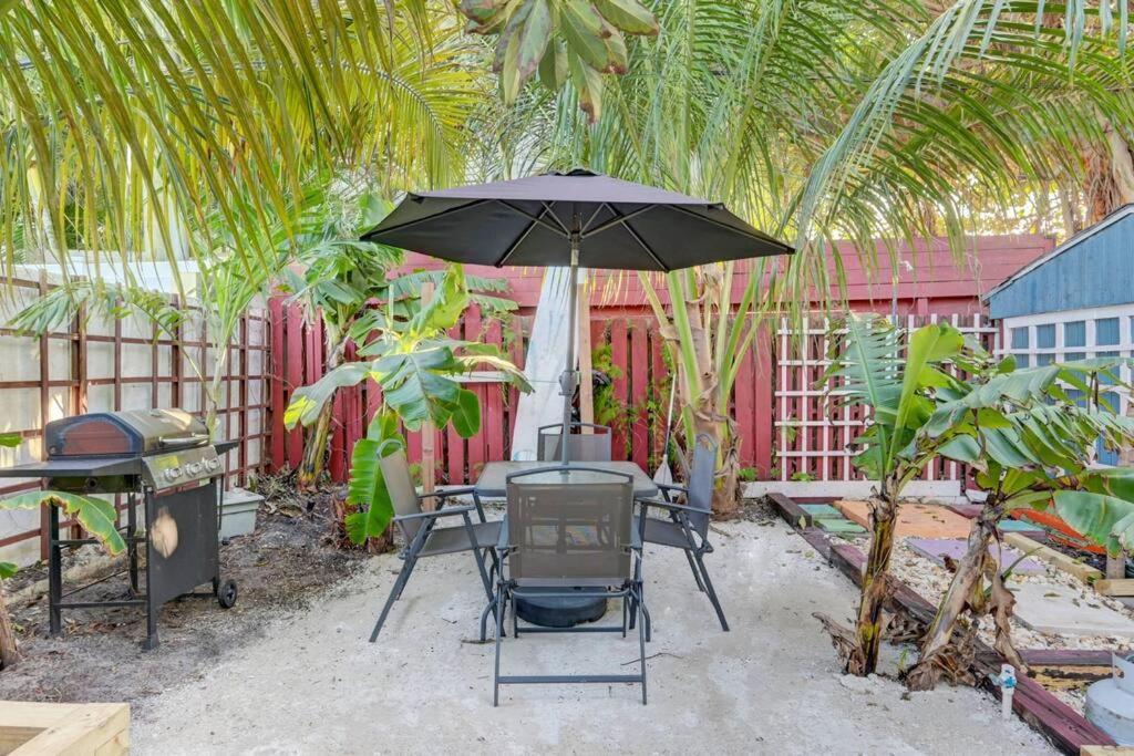 Enchanting 2Br/1Ba Casita 2 Blocks To Beach Villa Deerfield Beach Luaran gambar